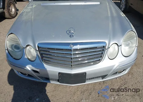 2008 Mercedes-Benz E 550 z USA, uszkodzony, nr VIN WDBUF72X18B329906